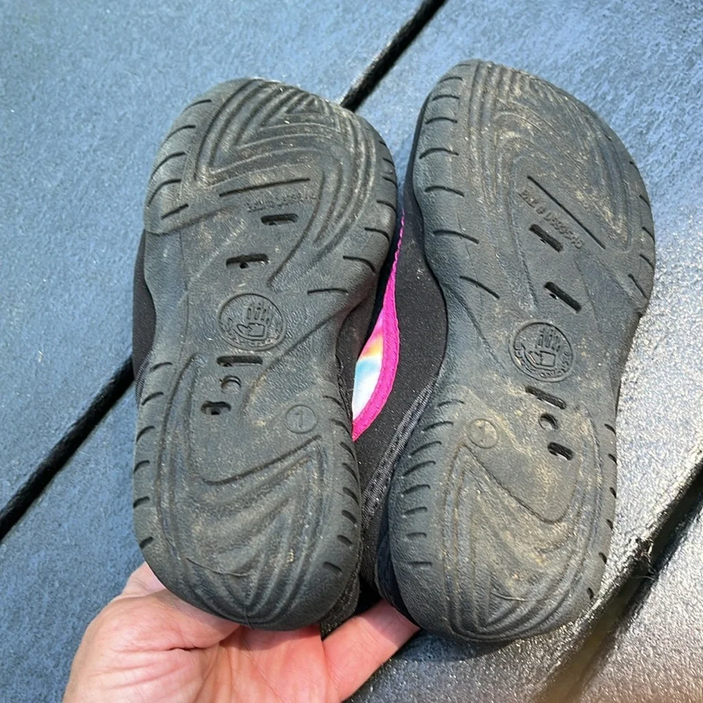 Body glove water shoes